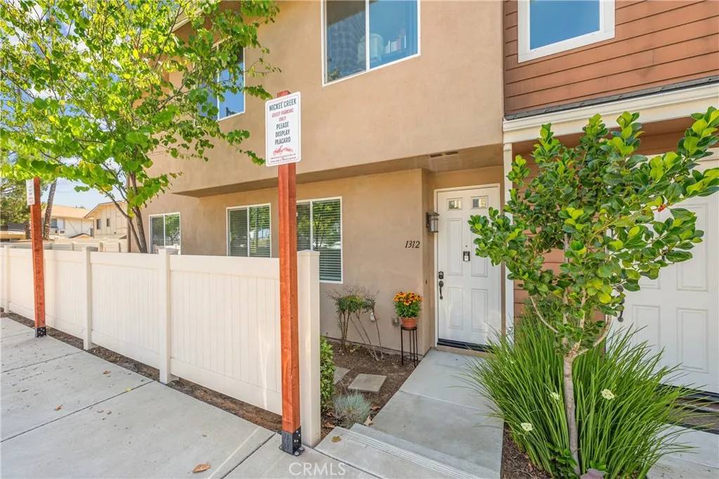 Ramona, CA 92065,1312 Shoshone Falls Drive