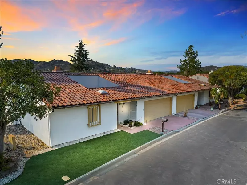 1232 La Paloma Glen, Escondido, CA 92026
