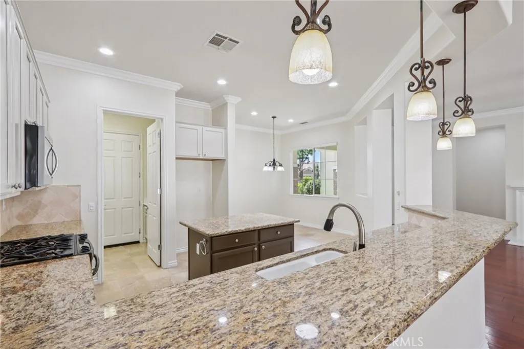 Hemet, CA 92545,5136 Via Bajamar