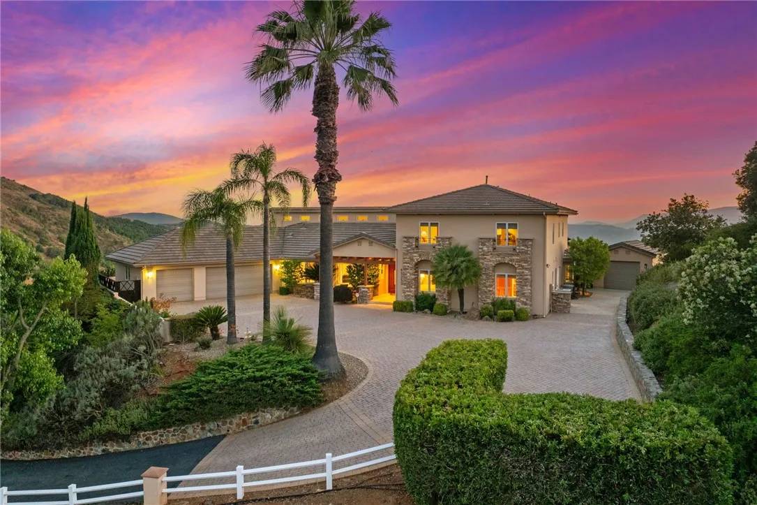 Temecula, CA 92590,45250 Tomasito Circle