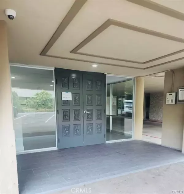 La Jolla, CA 92037,2510 Torrey Pines Road #213