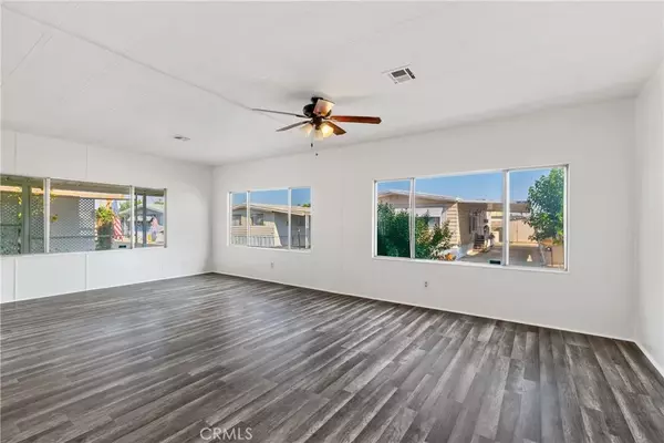 Hemet, CA 92543,575 S Lyon #159