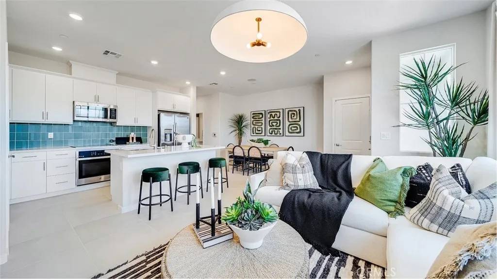 2577 Cloudview Privado, Ontario, CA 91761