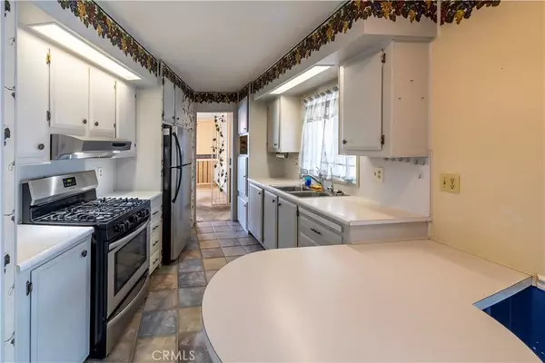 Hemet, CA 92543,332 N Lyon #82