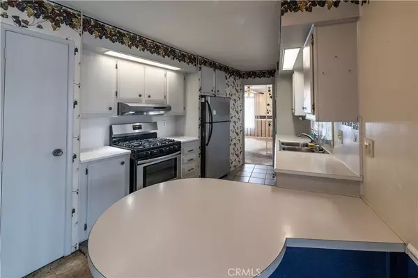 Hemet, CA 92543,332 N Lyon #82