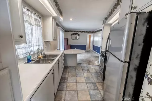 Hemet, CA 92543,332 N Lyon #82