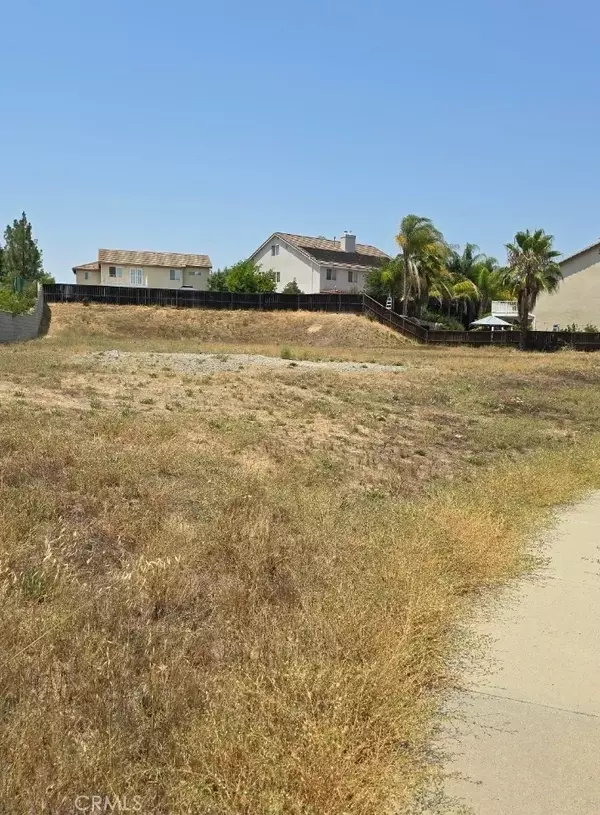 Murrieta, CA 92563,39463 Saint Honore