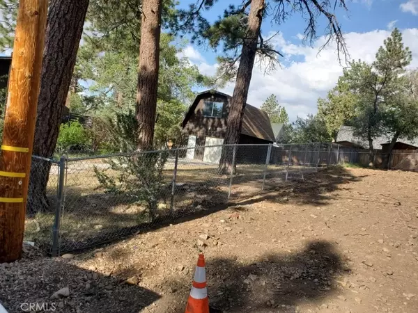 Sugarloaf, CA 92386,827 Wabash