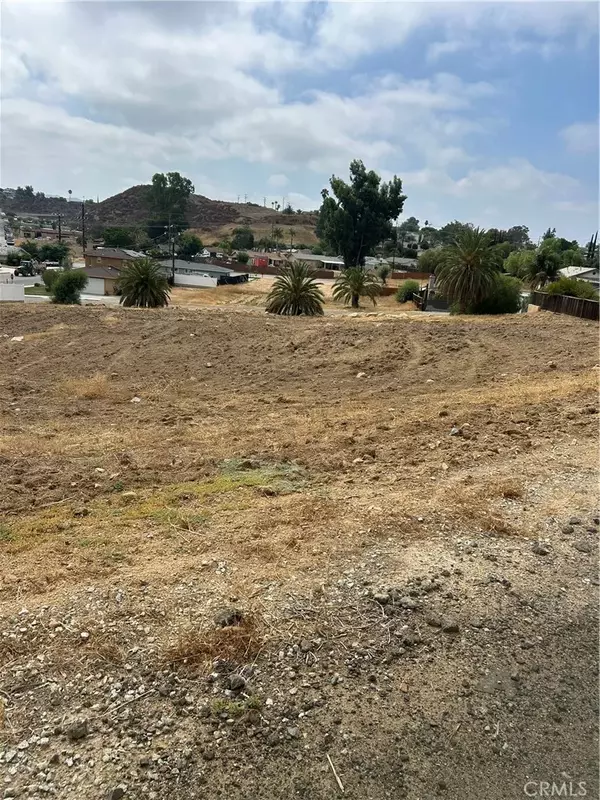 Lake Elsinore, CA 92530,0 Baum