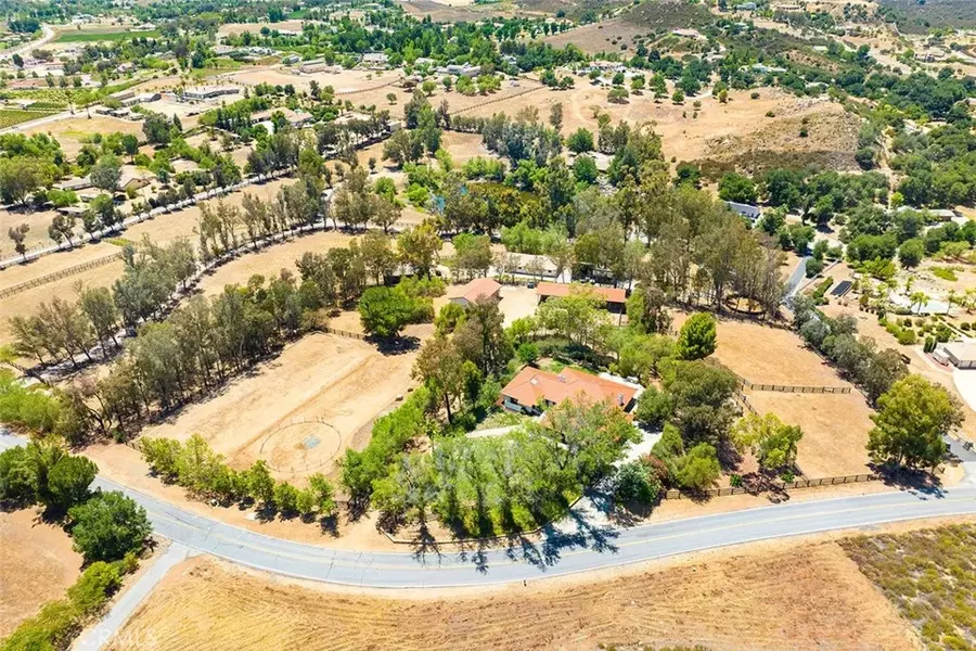 38785 Avenida Bonita, Murrieta, CA 92562