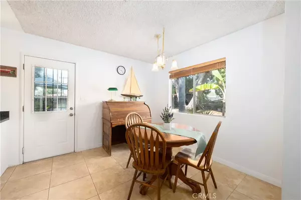 Fallbrook, CA 92028,2048 Pomegranate Lane