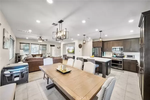 Vista, CA 92081,1577 Castillo Way #5