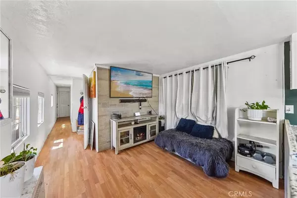 Victorville, CA 92395,16473 Green Tree #34