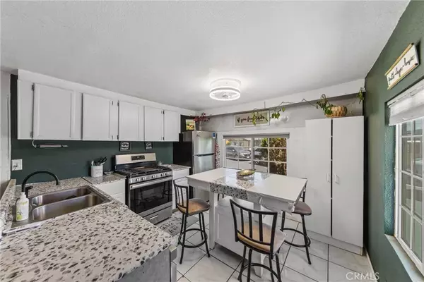 Victorville, CA 92395,16473 Green Tree #34
