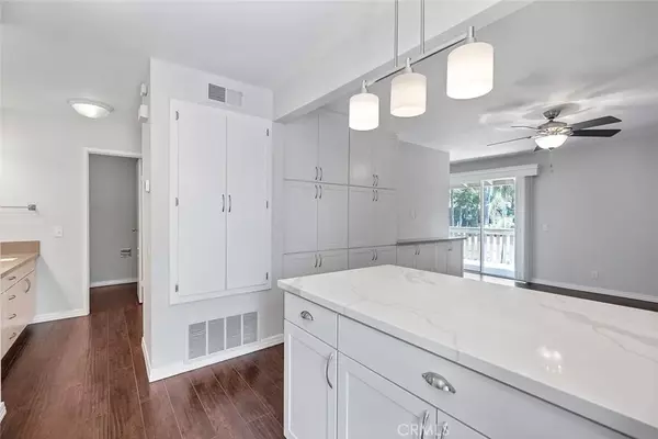 Murrieta, CA 92563,28741 Via Las Flores #346