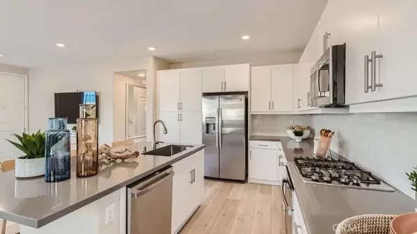 Fontana, CA 92336,16617 Shallot Street