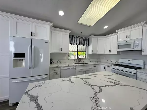 San Jacinto, CA 92583,2230 Lake Park #188