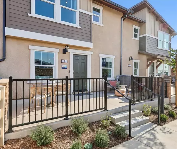 6393 Sierra Vista Lane #3, Fontana, CA 92336