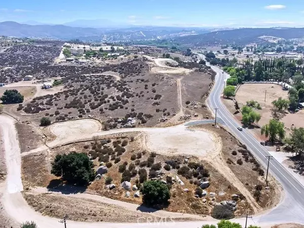38662 E Benton, Temecula, CA 92592