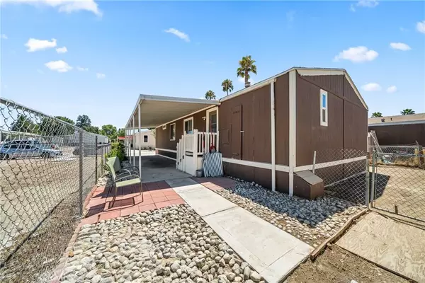 San Jacinto, CA 92582,913 S Grand #41