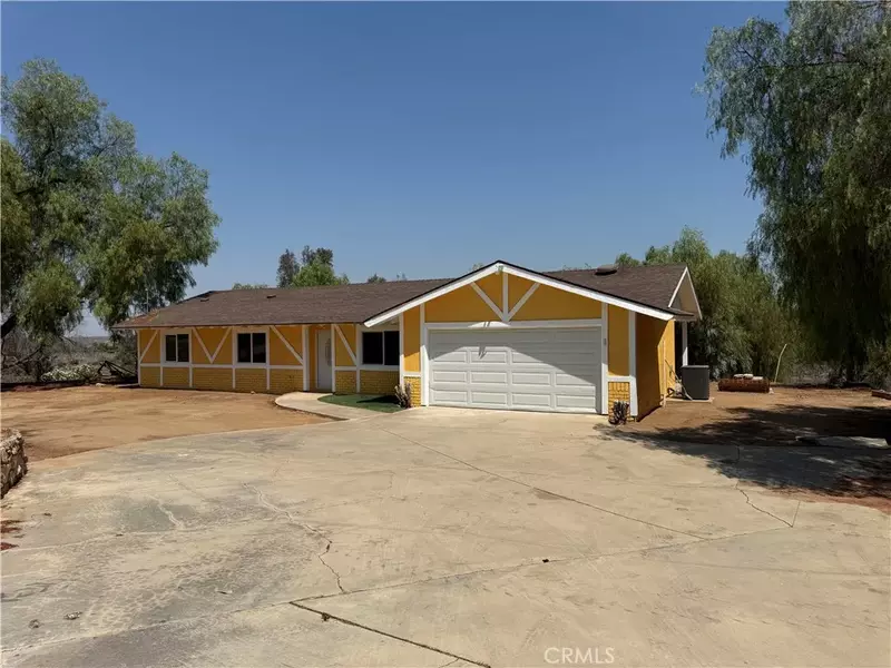 17260 Pfeifer Way, Perris, CA 92570