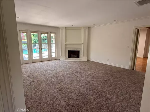 Woodland Hills, CA 91364,5403 Oakdale Avenue