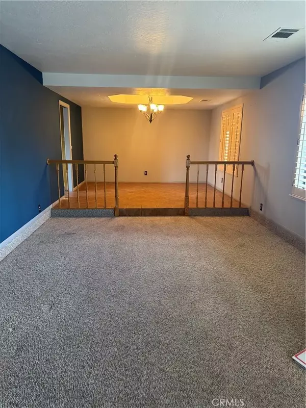 Apple Valley, CA 92307,18965 Siskiyou Road