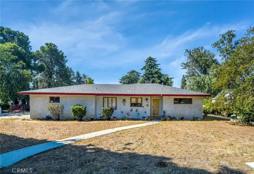 186 Santa Rita Place, Banning, CA 92220