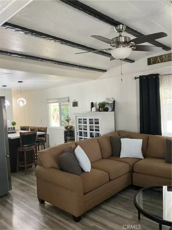 Hemet, CA 92543,1097 N State #186