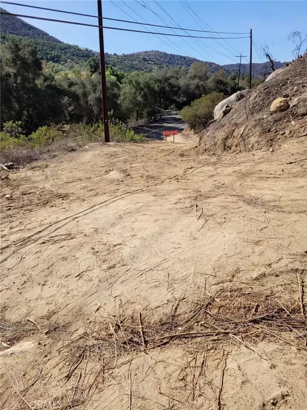 9504 Old Castle, Valley Center, CA 92082