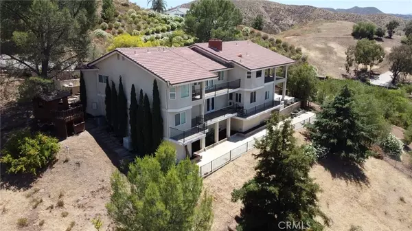 30990 Blackhorse Drive, Canyon Lake, CA 92587