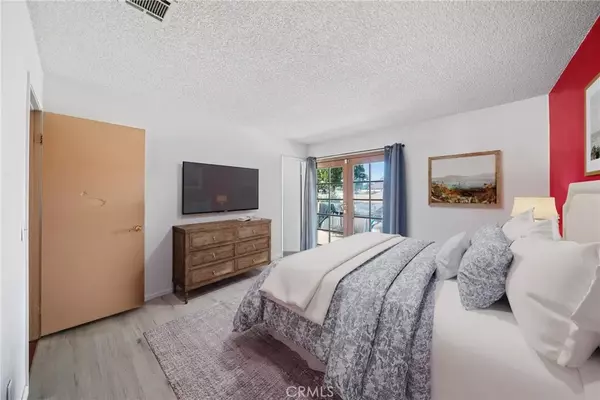 Ontario, CA 91761,2858 S Peach Tree Place