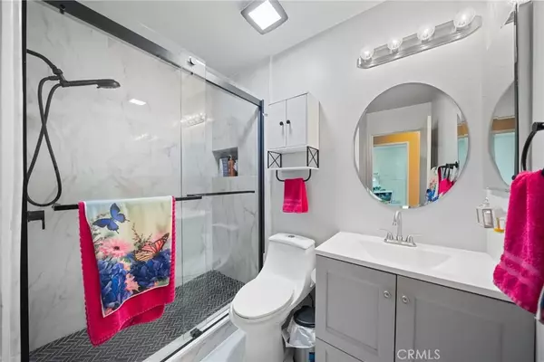 Ontario, CA 91761,2858 S Peach Tree Place