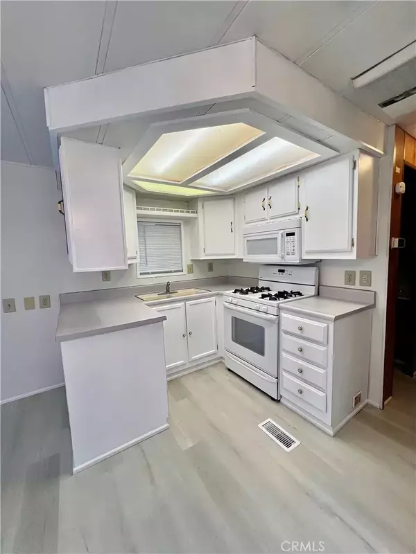 Hemet, CA 92545,1295 S Cawston #319