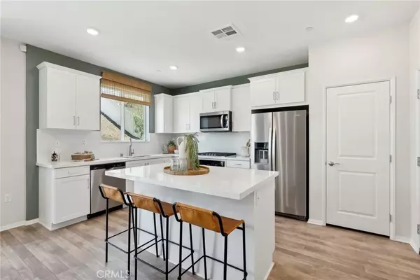 Corona, CA 92883,26307 Gentry Avenue