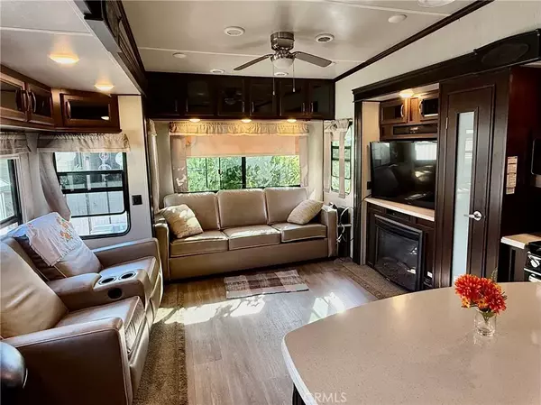 San Jacinto, CA 92583,1244 Bounty