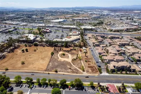 Moreno Valley, CA 92557,21665 Box Springs