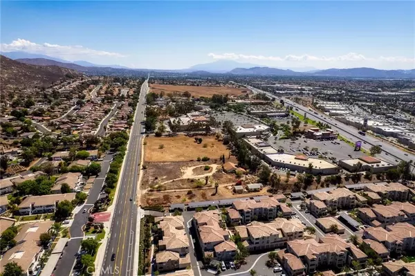 Moreno Valley, CA 92557,21665 Box Springs