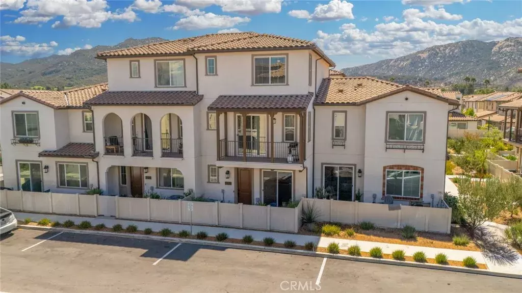 45763 Via Nubes, Temecula, CA 92592