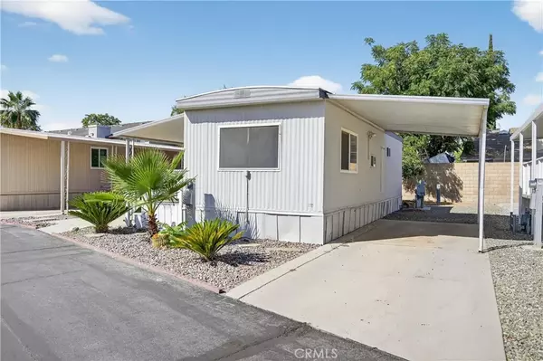 San Jacinto, CA 92583,655 E Main #32