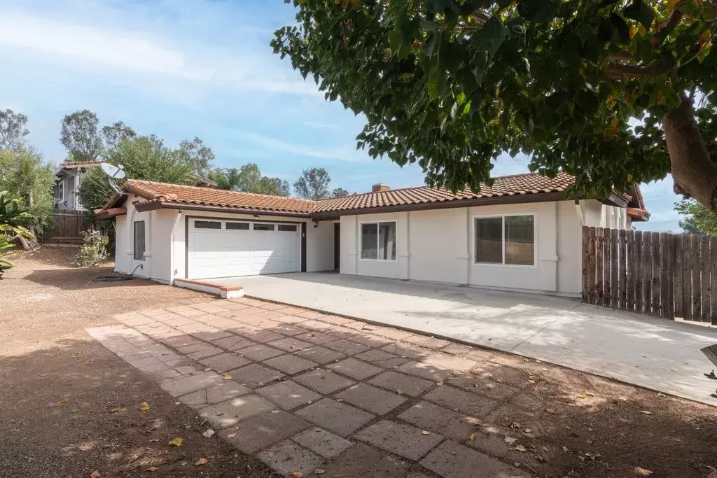 Fallbrook, CA 92028,1158 Mcdonald