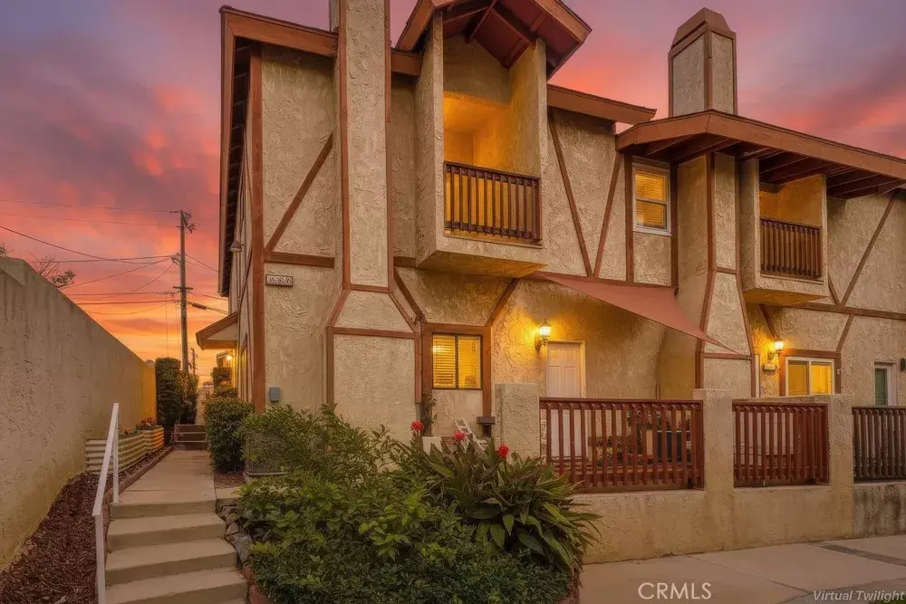 Brea, CA 92821,284 Laurel Avenue #5