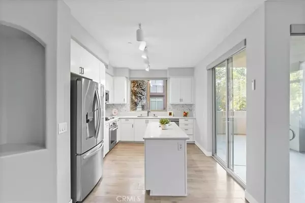 San Diego, CA 92108,8275 Station Village #3201