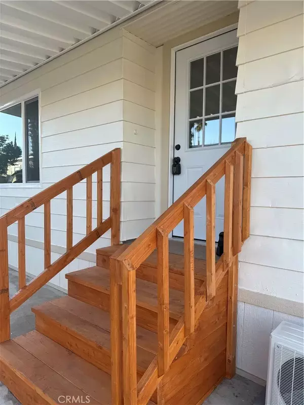 Hemet, CA 92543,1097 N N State #194