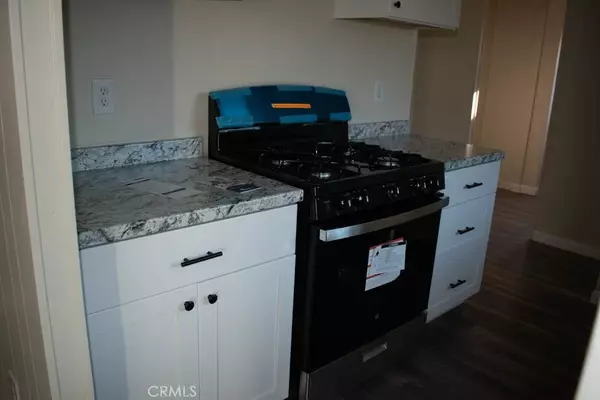 Hemet, CA 92543,1097 N N State #194