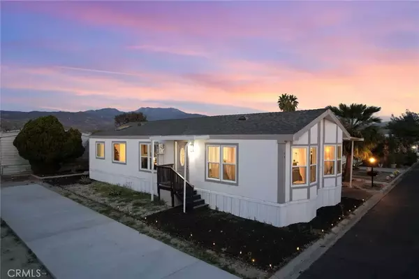 San Jacinto, CA 92583,1499 Old Mountain #14