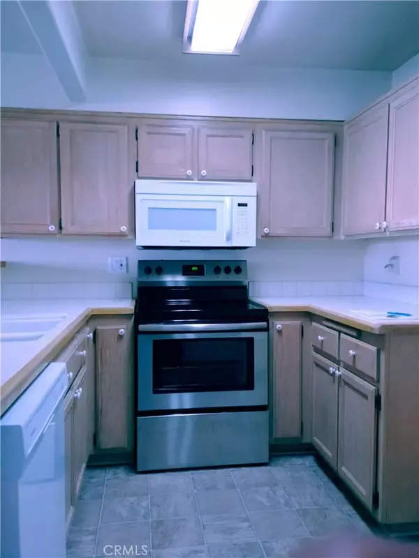 Downey, CA 90241,11410 Brookshire #316