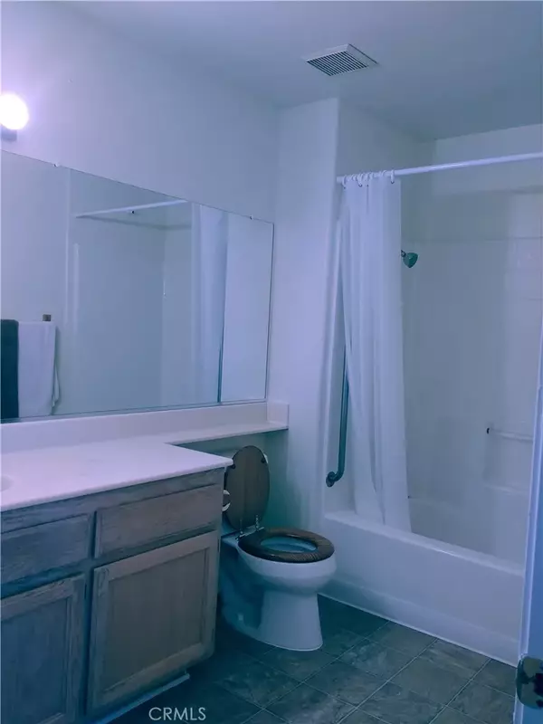 Downey, CA 90241,11410 Brookshire #316