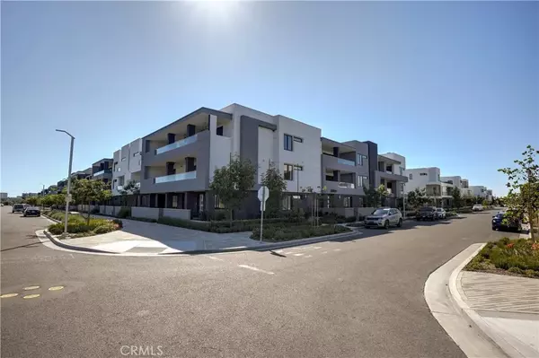 Tustin, CA 92782,16235 Dawn Way #203