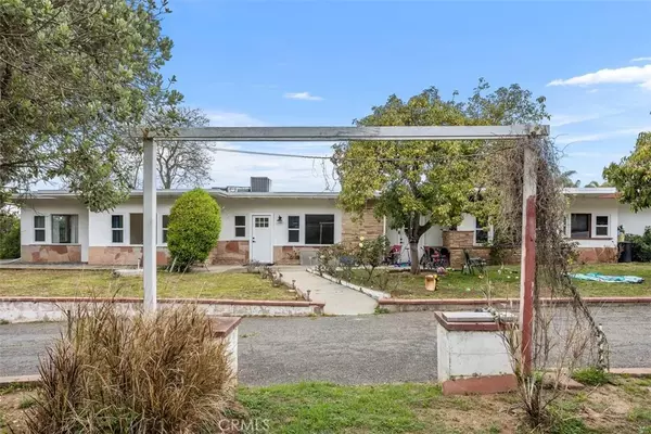 Fallbrook, CA 92028,1840 Gum Tree Lane #C